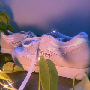 Barely worn Reebok tennis Shoes